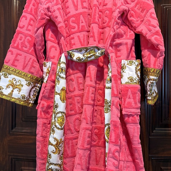 Versace Pink Terrycloth Bathrobe - Picture 8 of 9